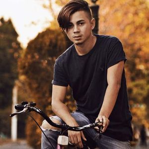 Meet your Posher, Miguel coreas